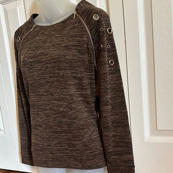 Brown Long Sleeve Top Blouse Shirt Grommet Detail Gold Zipper  Medium M NWT - Picture 10 of 10